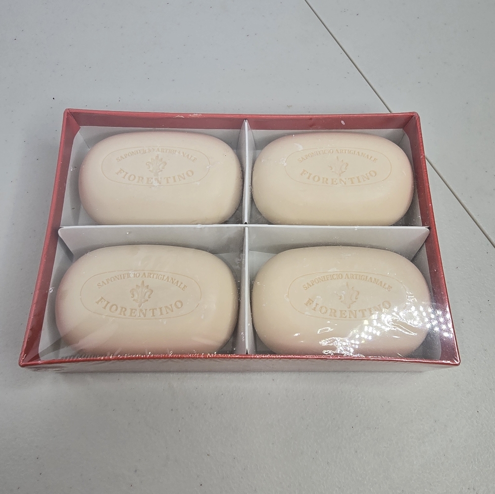 Saponificio Artigianale Fiorentino Handmade Soap Set 4 Piece - Holly/Houx/Agrifo